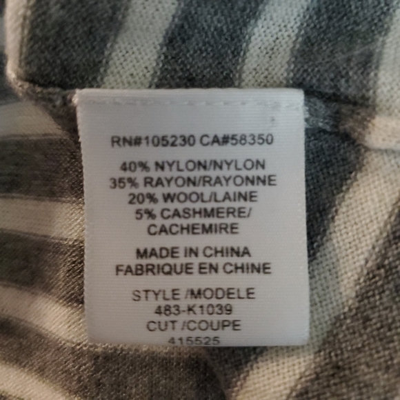 Joie Gray and White Striped Sweater Top Size Medium - Picture 6 of 8
